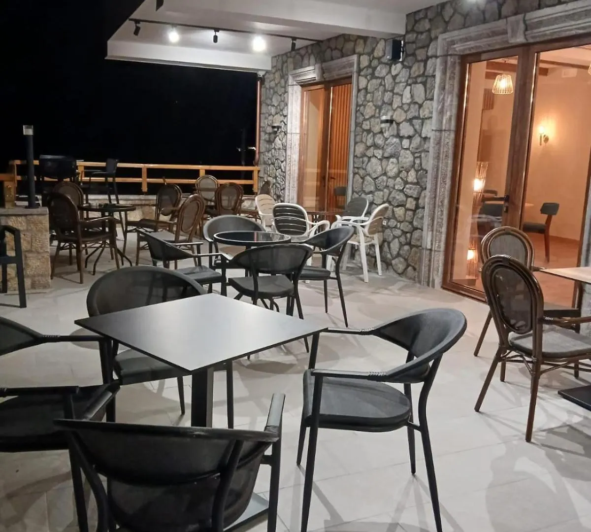 Gasthuis Bujtina Cupa Hotel Klos